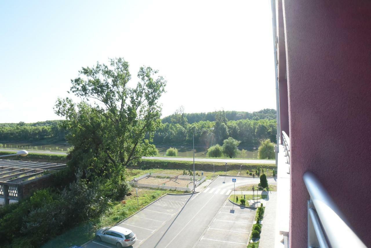 Tamis Kapija Apartment Pančevo Exterior foto